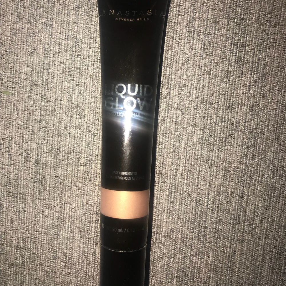 Anastasia Beverly Hills Liquid Glow